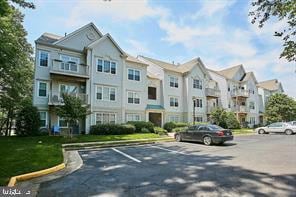 12491 Hayes Ct Unit 303, Fairfax, VA 22033