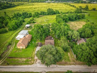 409 County Road 187 Rd, Boling, TX 77420