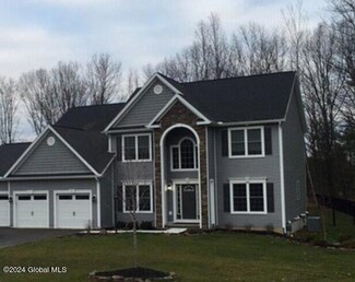 34 Jack Dr, Halfmoon, NY 12118