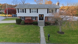 35 Salina Ave, Johnston, RI 02919