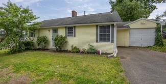 87 Lake Shore Dr, Middlefield, CT 06455