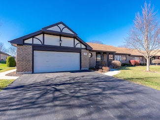 11540 Autobahn Dr E, Palos Park, IL 60464