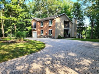 3155 Greenbriar Dr, East Stroudsburg, PA 18301