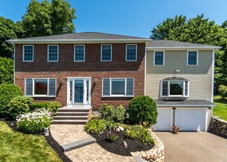 44 Raffaele Dr, Waltham, MA 02452