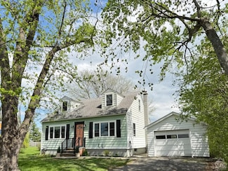 424 Joslen Blvd, Hudson, NY 12534