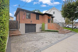 93 Beacon Ave, Staten Island, NY 10306