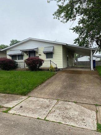 8104 Southpark Ct, Saint Louis, MO 63125