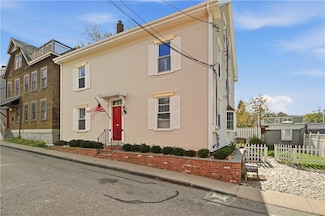 13 Holland St Unit 1, Newport, RI 02840