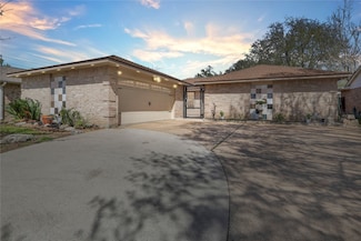 13622 Wimbledon Oaks Dr, Houston, TX 77065