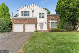 12 Bellaire Dr, Princeton, NJ 08540