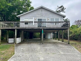 213 Cedar St, Emerald Isle, NC 28594
