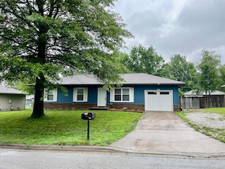 709 E Scott Wayne Dr, Nixa, MO 65714