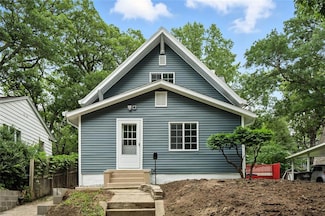 1529 33rd St, Des Moines, IA 50311