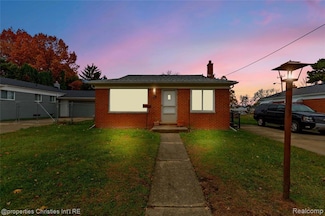 291 N Rose St, Mount Clemens, MI 48043