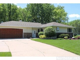 2741 2741 Hilltop Ct, North St. Paul, MN 55109