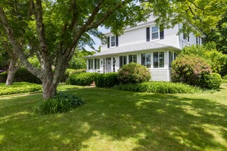 84 River Rd, Marstons Mills, MA 02648