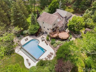 18 Lance Rd, Lebanon, NJ 08833