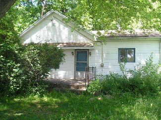 15731 E 6 Mile Grove Rd, Grant Park, IL 60940