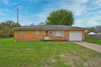 2971 Sun Valley Dr, Springfield, OH 45505