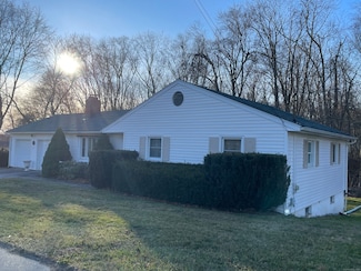 31 Skokorat St, Seymour, CT 06483