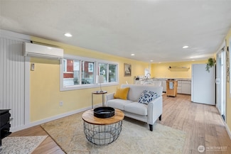 1320 N Oak Harbor St Unit 107, Oak Harbor, WA 98277