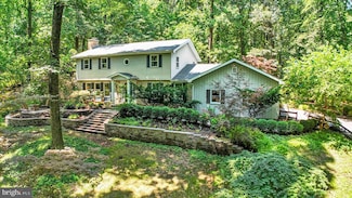 709 Fishing Creek Rd, New Cumberland, PA 17070