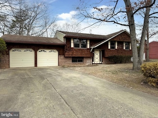 211 Centaurian Dr, West Berlin, NJ 08091