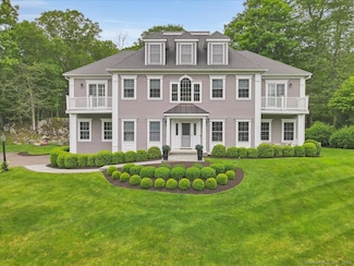 2 Lake Louise Dr, Westbrook, CT 06498