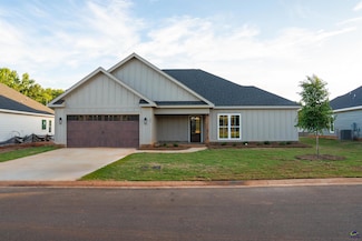 104 Nash Ct, Perry, GA 31069