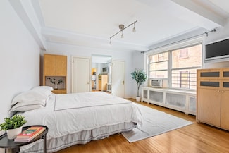 70 Remsen St Unit 6J, Brooklyn, NY 11201