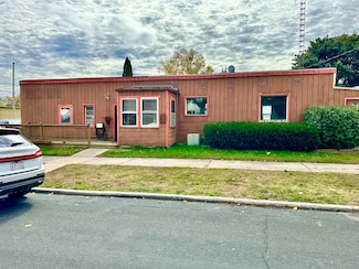 502 S 29th St, Manitowoc, WI 54220