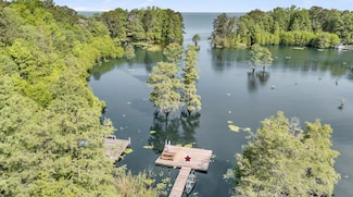 107 Jacks Ln, Bonneau, SC 29431