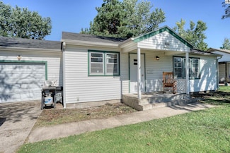 840 N Myers St, McPherson, KS 67460