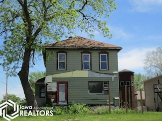 302 S Grand St, Chariton, IA 50049