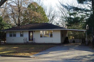 335 N 1st St, West Branch, IA 52358