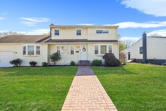 457 N Alleghany Ave, Lindenhurst, NY 11757