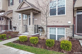 951 Barclay Cir Unit 48, Rochester Hills, MI 48307