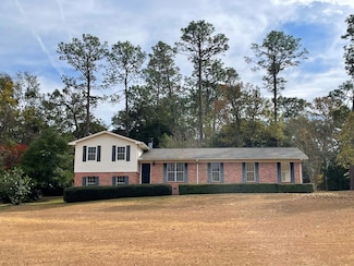 305 Clubview Dr, Moultrie, GA 31768