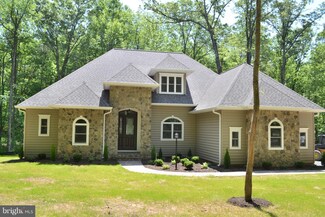 8877 Largemont Ln, Nokesville, VA 20181