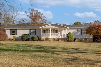 141 Sunburst Ln, Mocksville, NC 27028