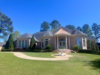 403 Stonegate Dr, Dothan, AL 36305