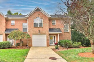 4722 Hunter Crest Ln, Charlotte, NC 28209