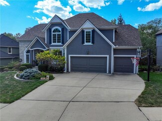 5814 Trailridge Dr, Parkville, MO 64152