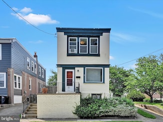 333 Seneca St, Essington, PA 19029
