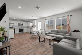 454 Half Dome Dr, Manteca, CA 95337