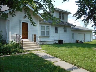 216 South St, Cameron, MO 64429