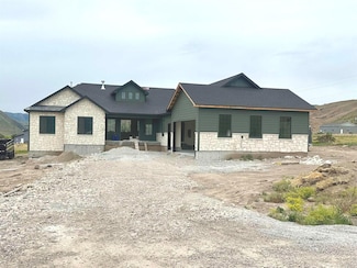 2441 Lee St, Inkom, ID 83245