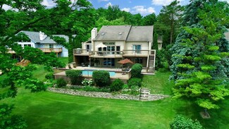 1471 Heights Rd, Lake Orion, MI 48362