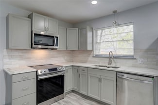 11057 Delford Cir, Dallas, TX 75228