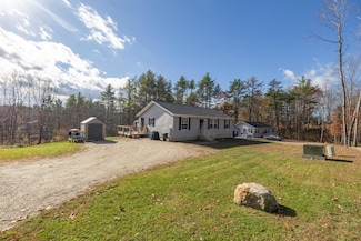 14 Fawn Ln, Lewiston, ME 04240
